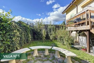 Immeuble d'habitation composé de deux villa