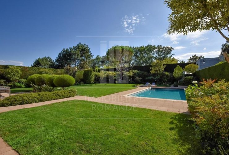 Elégante propriété avec piscine