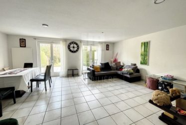 Maison contiguë au calme