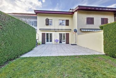 Maison contiguë au calme