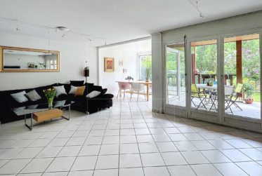 EXCLUSIVITE - Ravissante mitoyenne au calme, volume important, IDC faible !