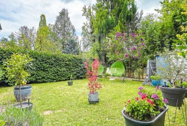 EXCLUSIVITE - Ravissante mitoyenne au calme, volume important, IDC faible !