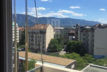 Saint-Jean : studio au 6ème étage avec magnifique vue