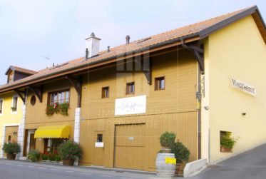 Corps de ferme rénové au coeur du village