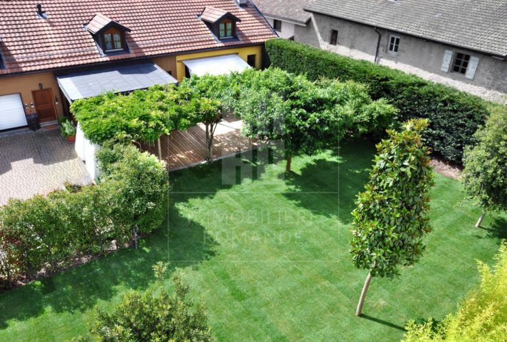 Corps de ferme rénové au coeur du village