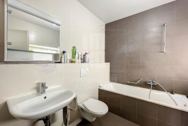 Appartement de 5 pièces au rez-de-chaussée avec jardin privatif
