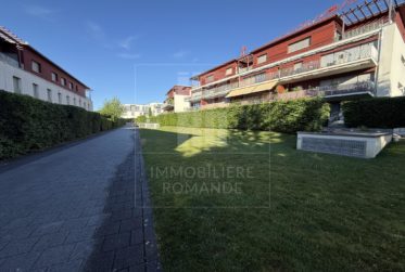 Appartement de 5 pièces au rez-de-chaussée avec jardin privatif