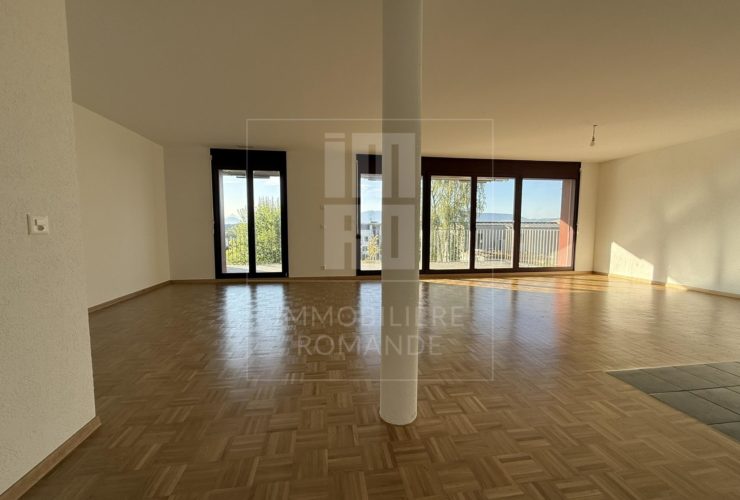 Appartement de 5 pièces au rez-de-chaussée avec jardin privatif