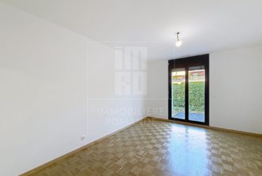 Appartement de 5 pièces au rez-de-chaussée avec jardin privatif