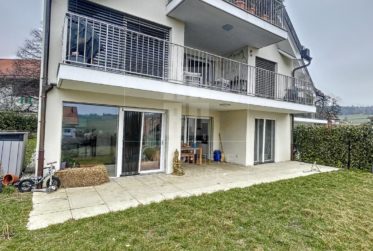 Appartement de 4,5 pièces avec terrasse et jardin à Marchissy