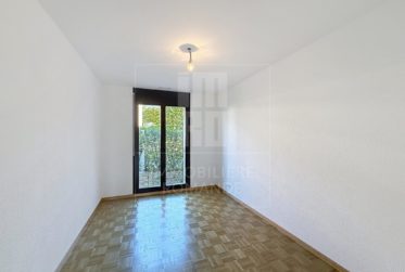 Appartement de 5 pièces au rez-de-chaussée avec jardin privatif