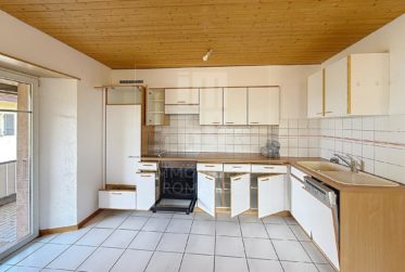 Appartement de 4,5 pièces sous les combles avec grand balcon plein sud