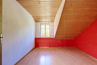 Appartement de 4,5 pièces sous les combles avec grand balcon plein sud