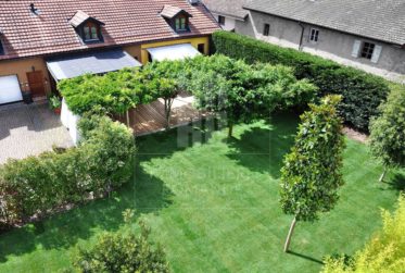 Corps de ferme rénové au coeur du village