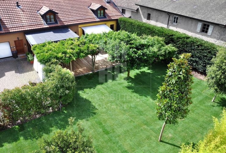 Corps de ferme rénové au coeur du village