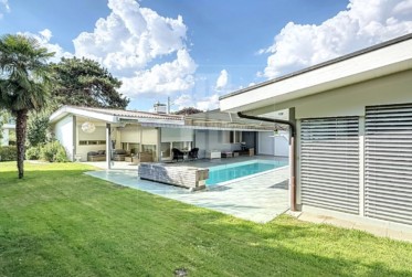 Villa individuelle de plain-pied avec piscine