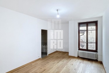 Appartement de 4 pièces au centre de la Jonction *information visite dans le descriptif*