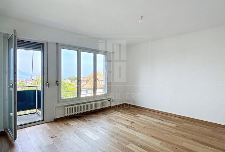 Appartement de 1,5 pièces avec jolie vue sur le lac et les Alpes