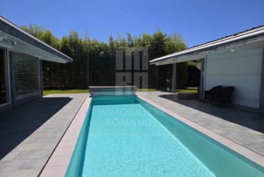 Villa individuelle de plain-pied avec piscine